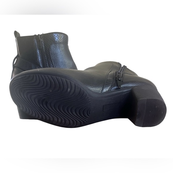 Classic Black Ankle Boots with Buckle Detail - Picture 8 of 9